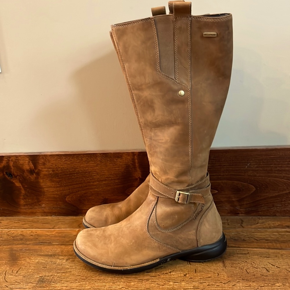 Women’s Merrill tall leather boots. Size 6. Great shape.